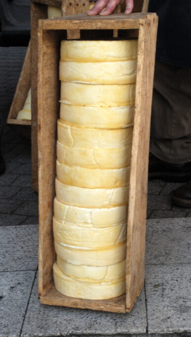 Saint Nectaire Fromage - Photo by Romary - Wiki